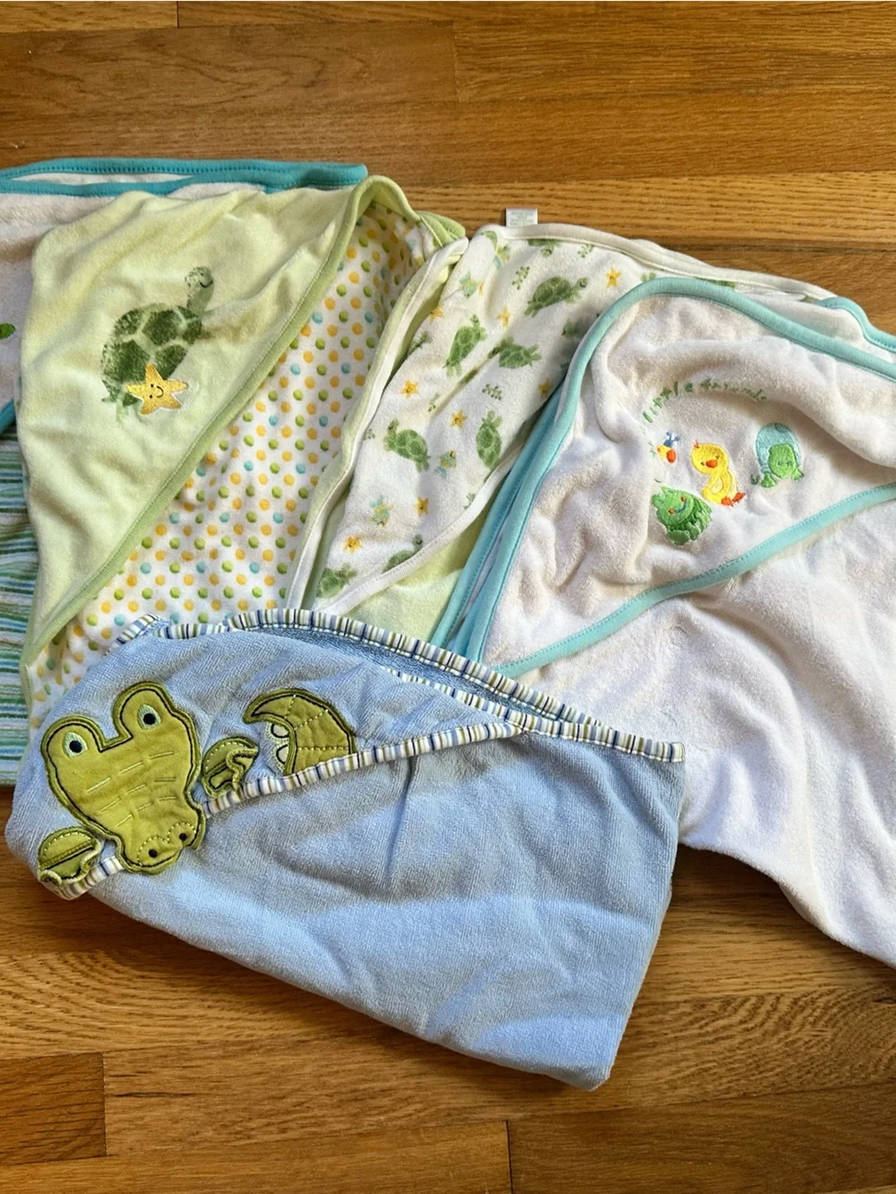 Baby Infant hooded bath towels-lot bundle of 5 Carters Toys R Us
